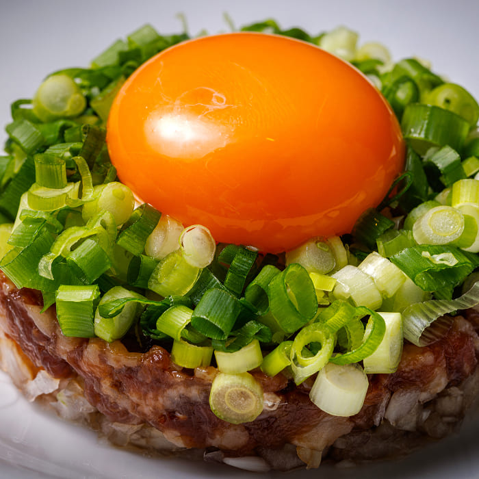 馬肉ユッケ